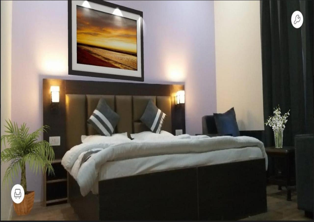 Hotel Kargil Heights Екстериор снимка