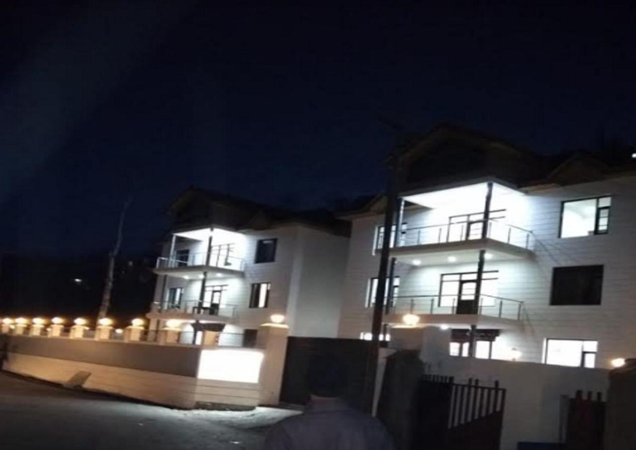 Hotel Kargil Heights Екстериор снимка