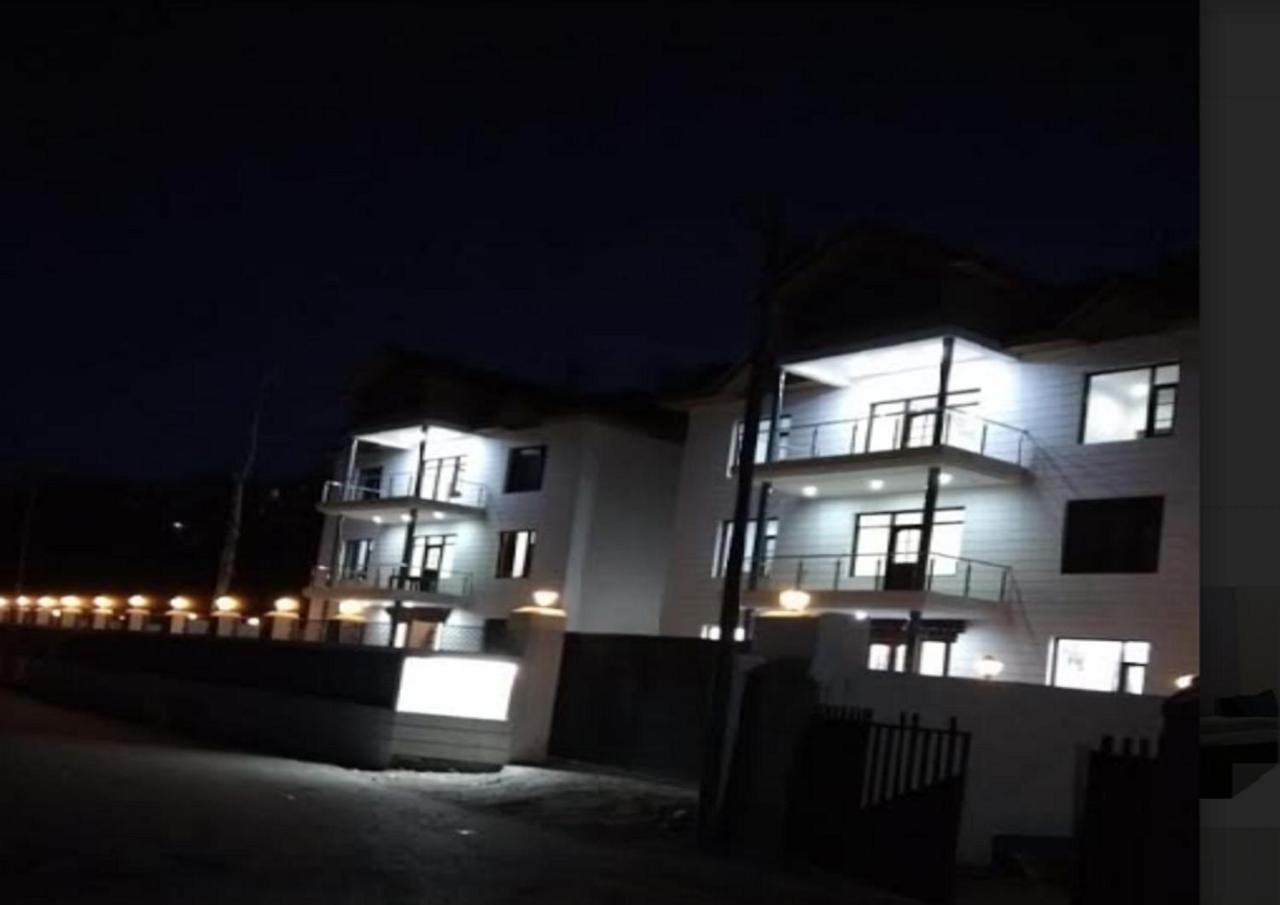 Hotel Kargil Heights Екстериор снимка
