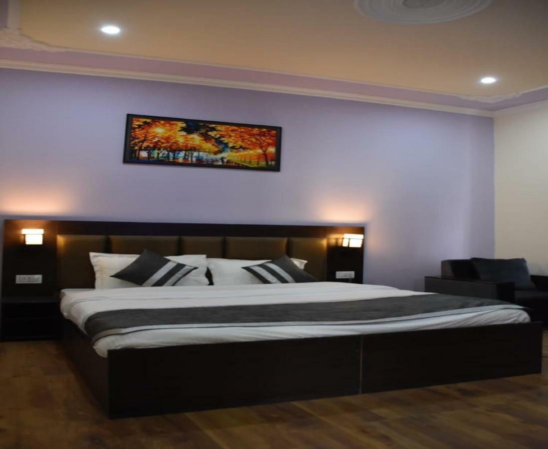 Hotel Kargil Heights Екстериор снимка