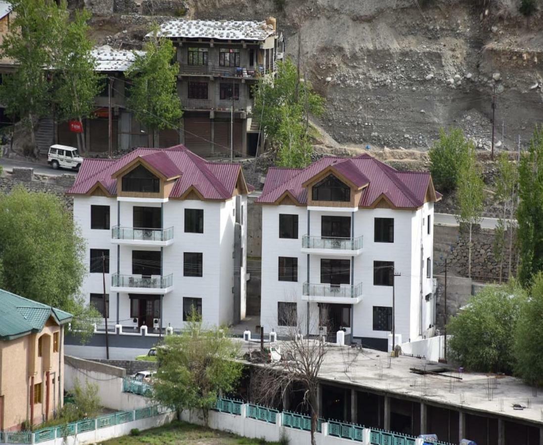 Hotel Kargil Heights Екстериор снимка