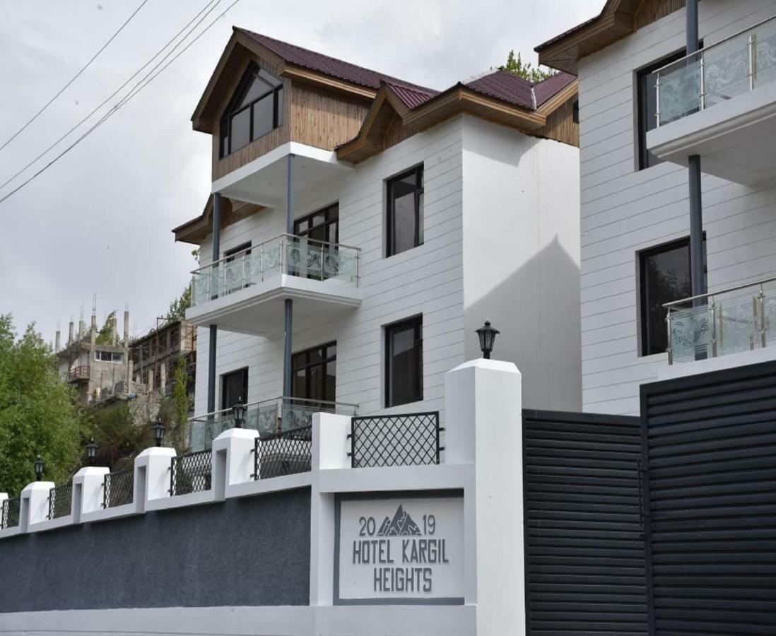 Hotel Kargil Heights Екстериор снимка